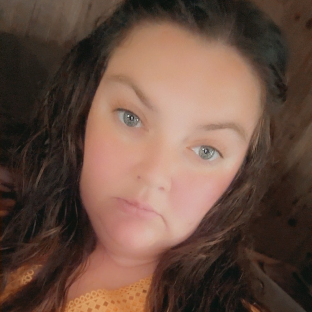 Meet your Posher, Carly